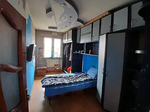 Satılır 3 otaqlı köhnə tikili 57 m²