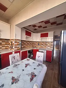Satılır 4 otaqlı köhnə tikili 120 m²