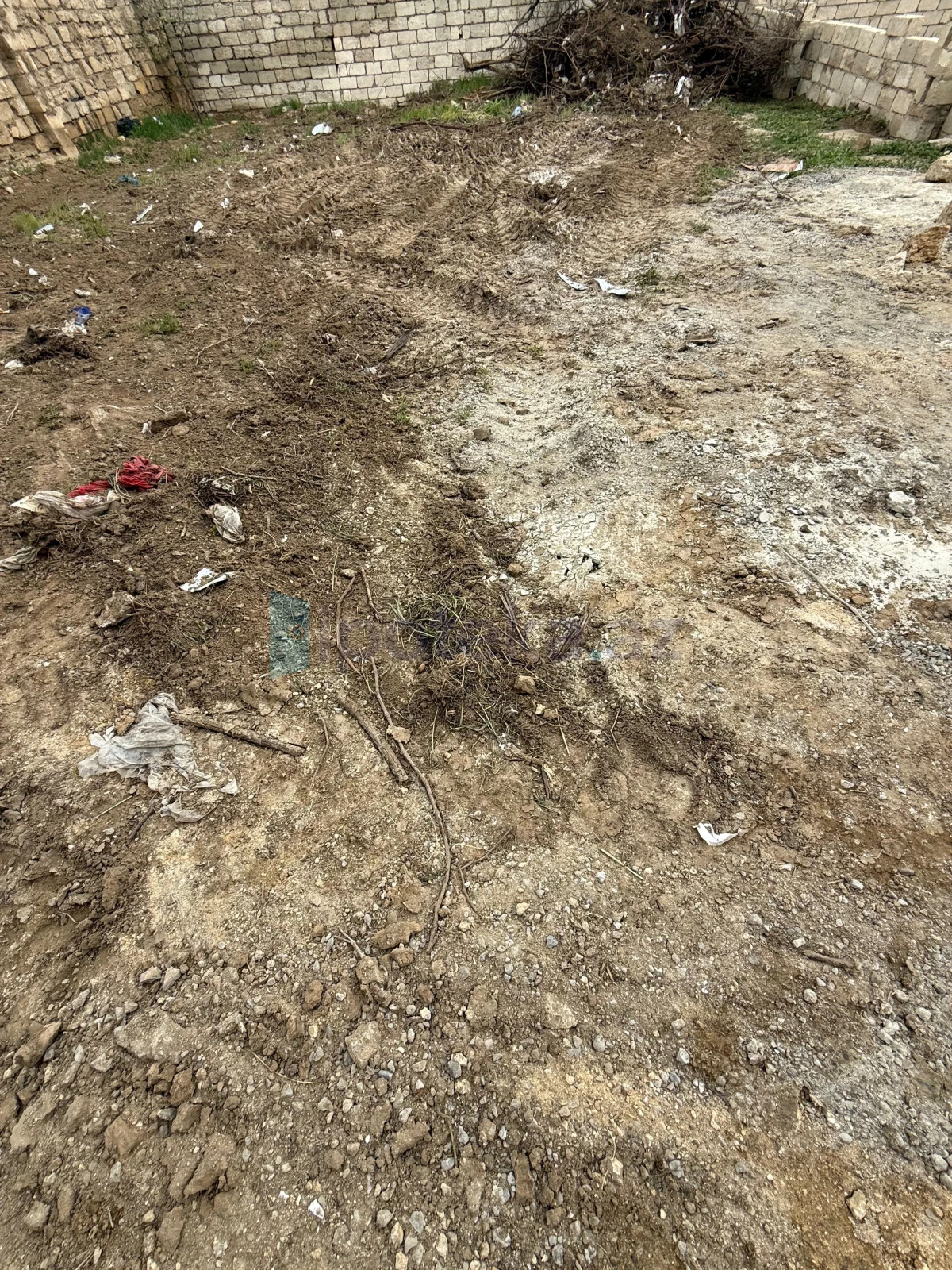 Satılır torpaq sahəsi 2 m²