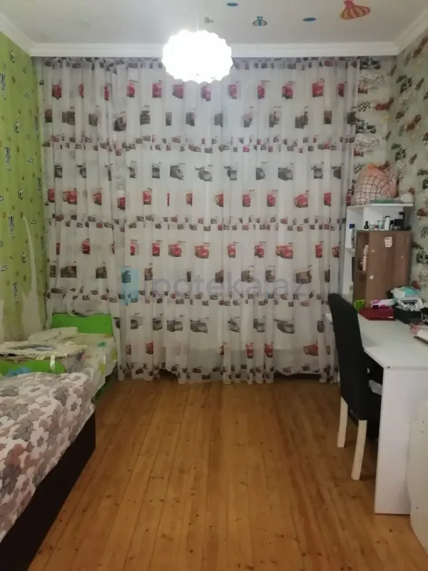 Satılır 6 otaqlı həyət evi 202 m²