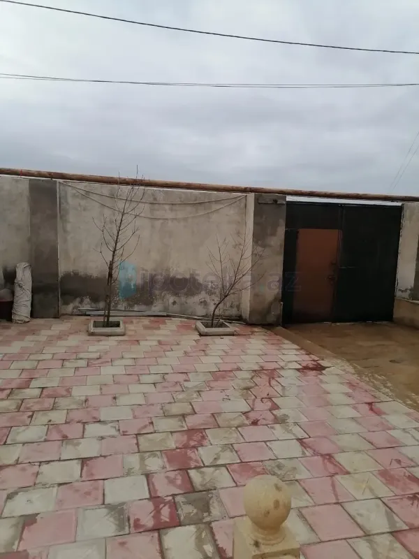 Satılır 6 otaqlı həyət evi 202 m²