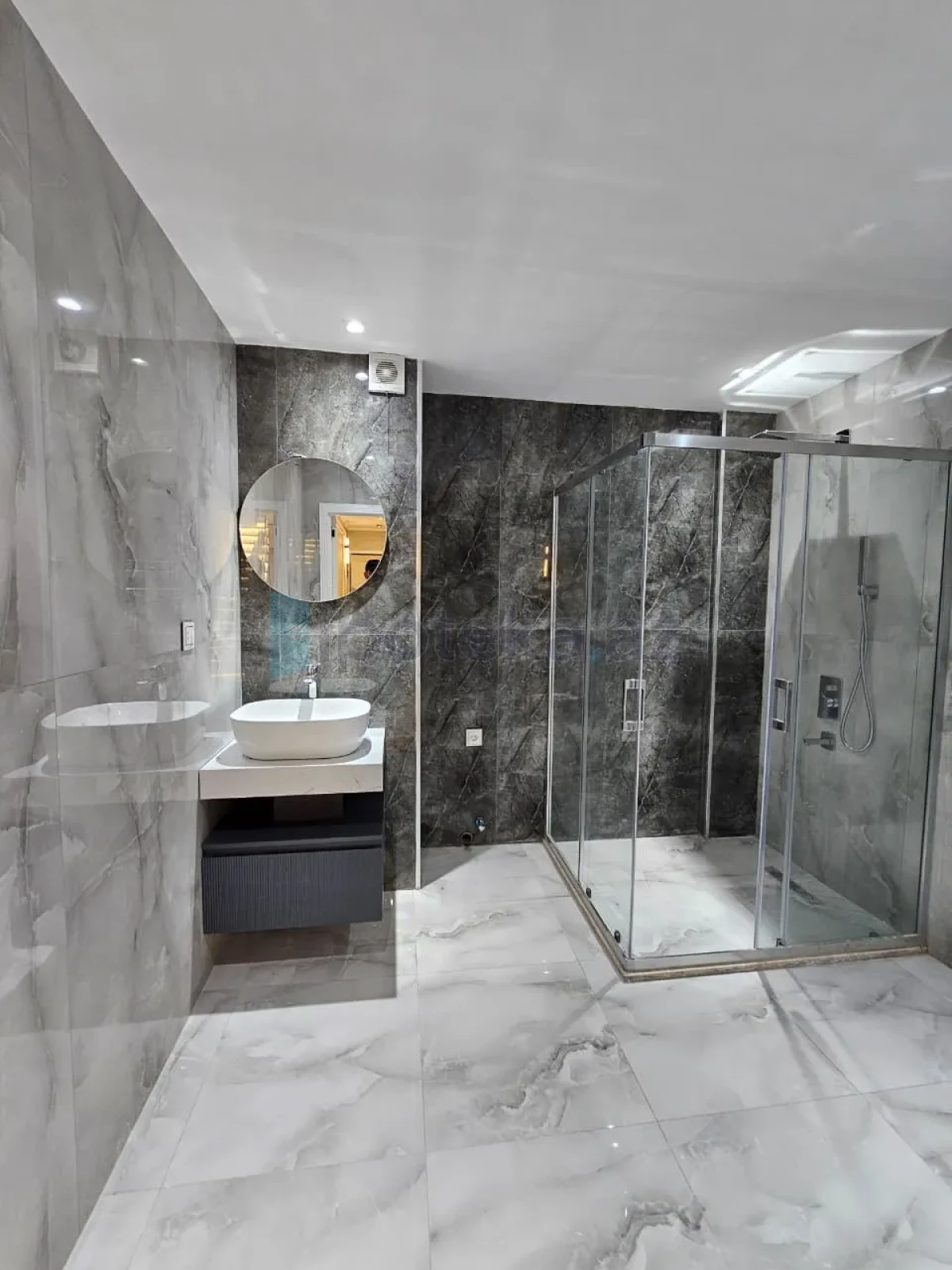 Satılır 4 otaqlı yeni tikili 170 m²