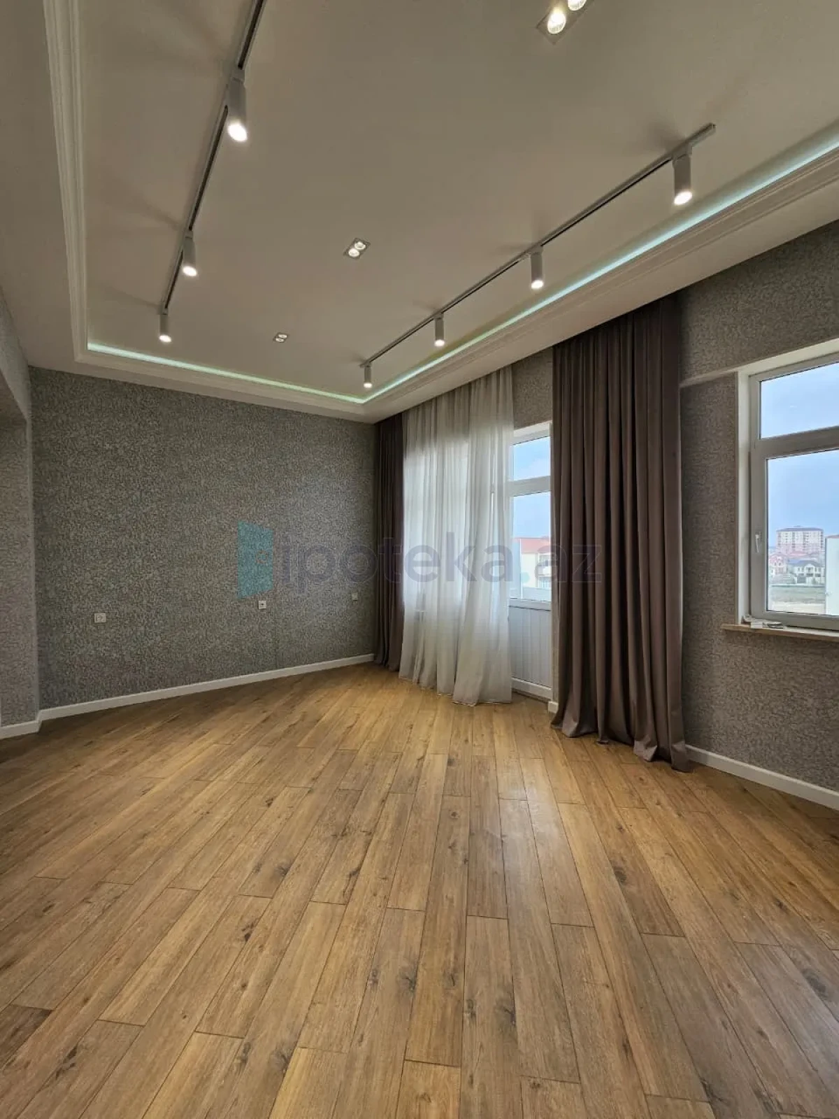 Satılır 4 otaqlı yeni tikili 170 m²
