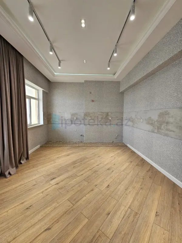 Satılır 4 otaqlı yeni tikili 170 m²