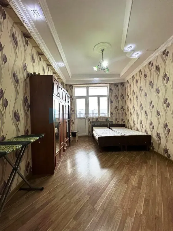 Satılır 3 otaqlı yeni tikili 125 m²