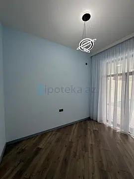 Satılır 4 otaqlı mənzil 140 m²