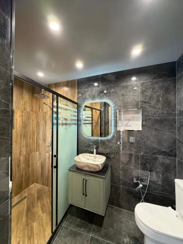 Satılır 4 otaqlı mənzil 150 m²