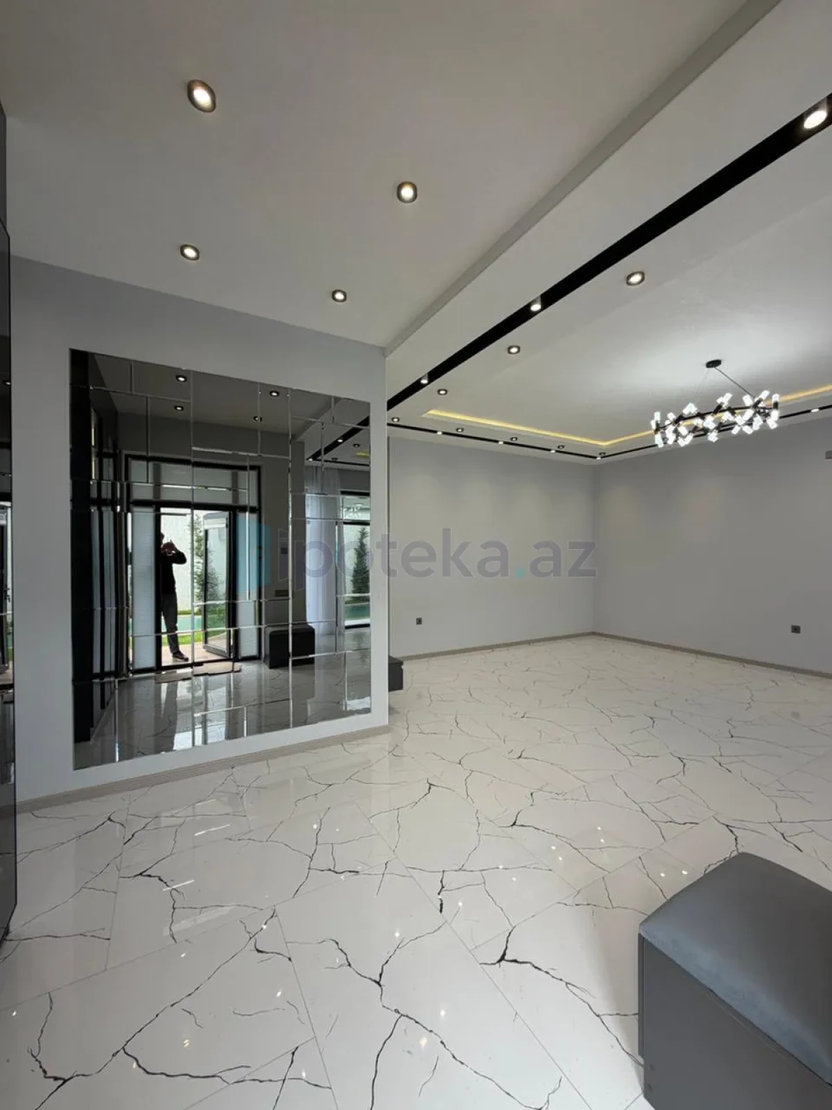 Satılır 4 otaqlı mənzil 150 m²