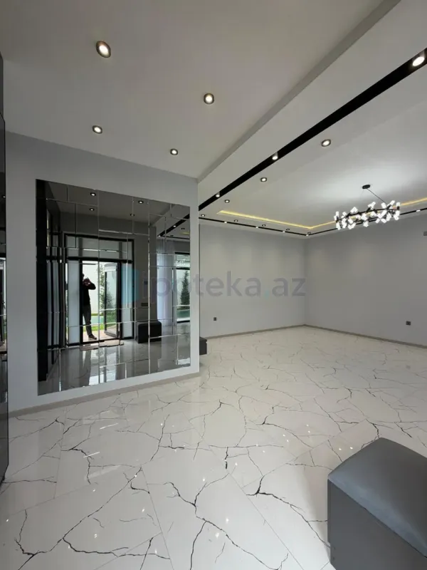 Satılır 4 otaqlı mənzil 150 m²