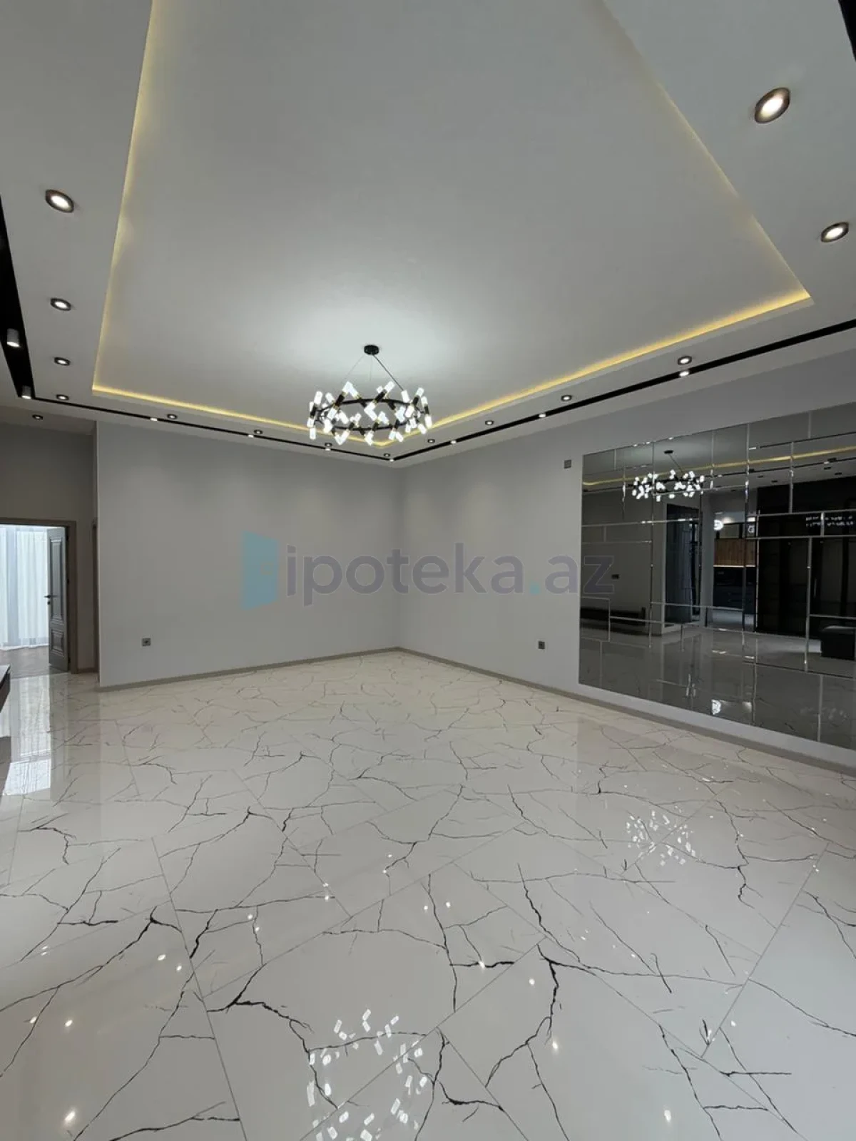 Satılır 4 otaqlı mənzil 150 m²
