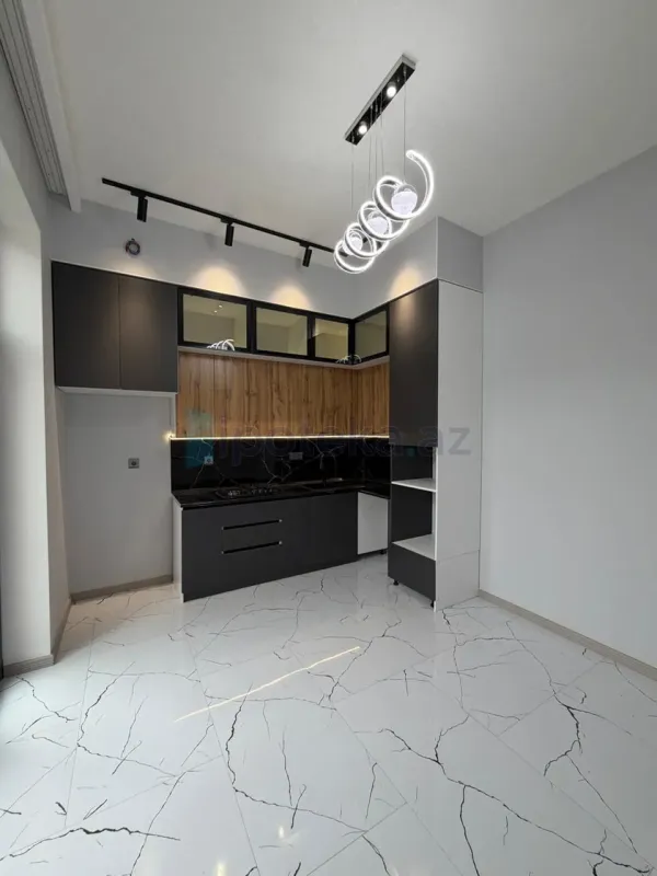 Satılır 4 otaqlı mənzil 150 m²