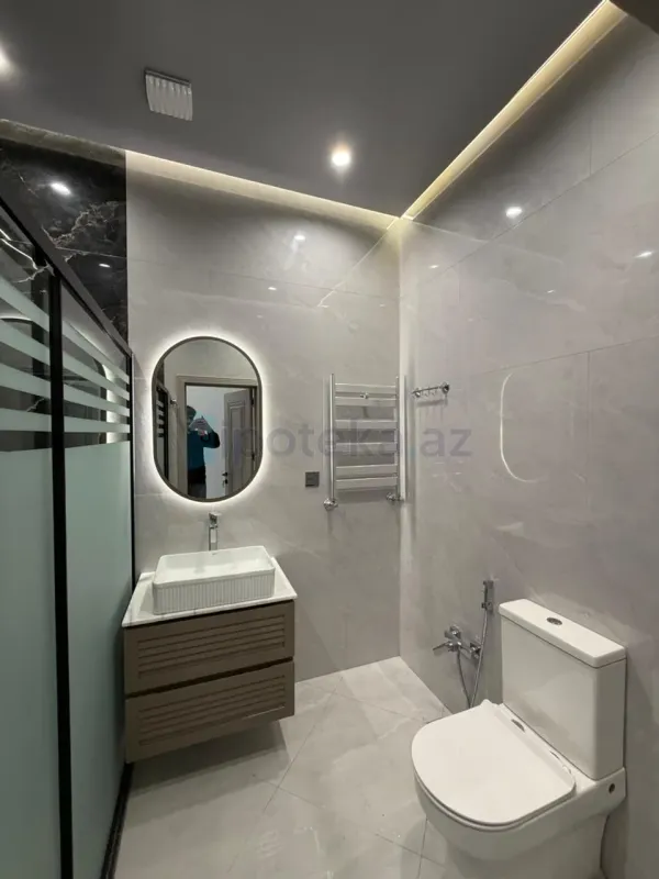 Satılır 4 otaqlı mənzil 150 m²