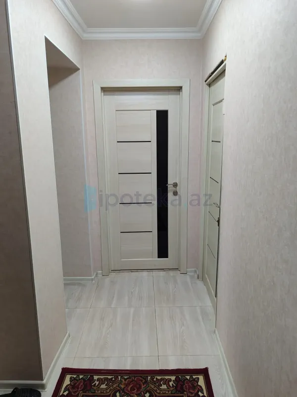 Satılır 4 otaqlı köhnə tikili 105 m²