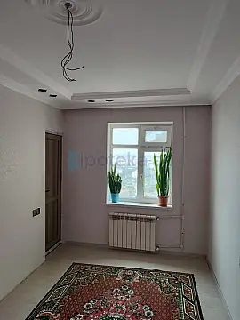 Satılır 4 otaqlı köhnə tikili 105 m²