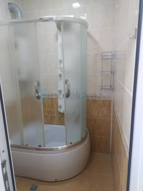 Satılır 2 otaqlı köhnə tikili 50 m²