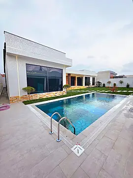 Satılır 5 otaqlı mənzil 250 m²