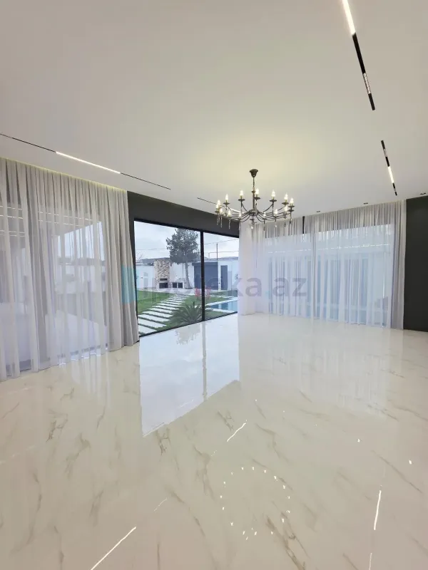 Satılır 5 otaqlı mənzil 250 m²