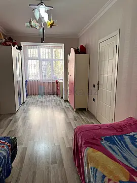 Satılır 4 otaqlı köhnə tikili 116 m²
