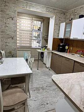 Satılır 4 otaqlı köhnə tikili 116 m²