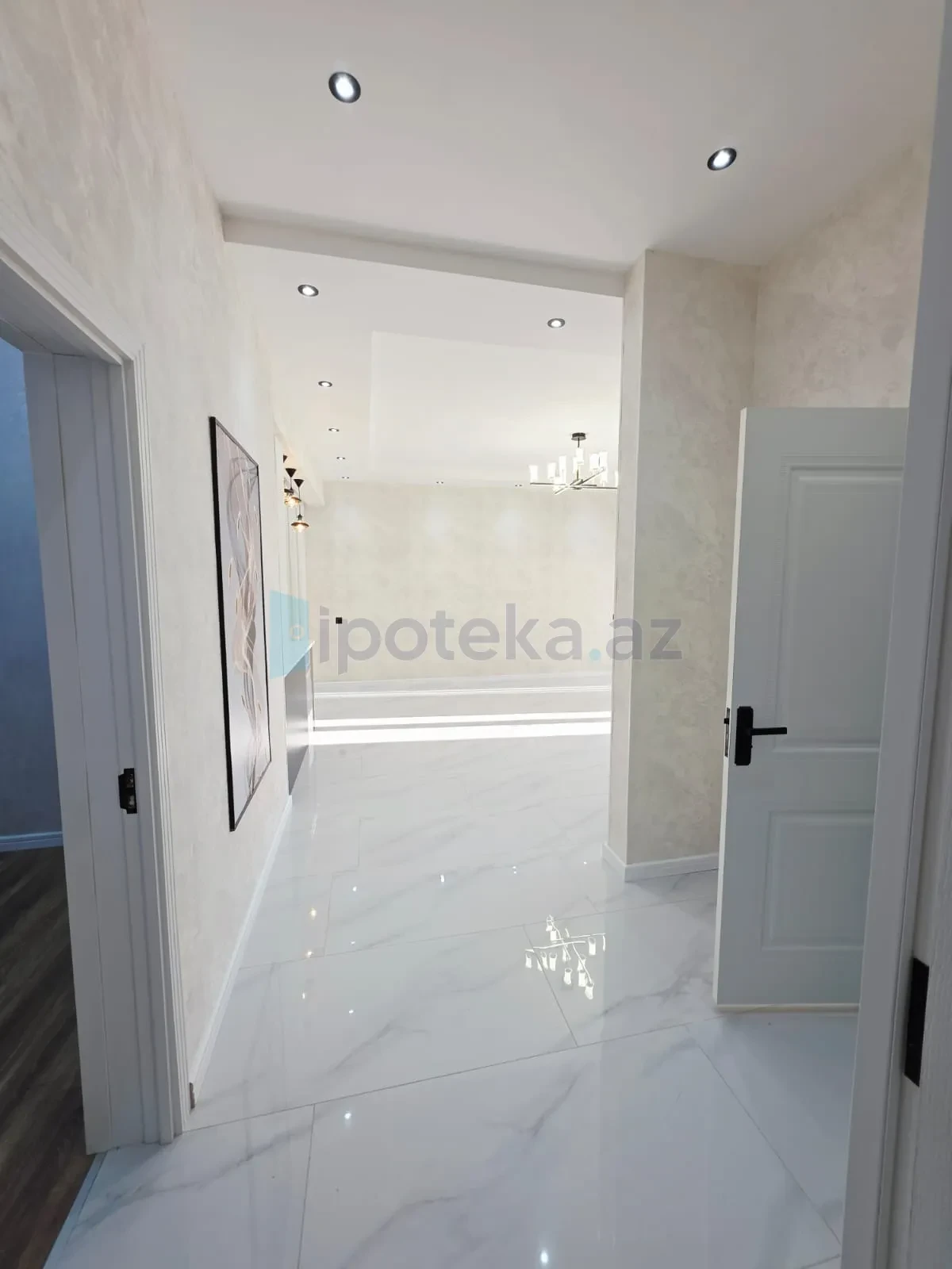 Satılır 4 otaqlı mənzil 120 m²