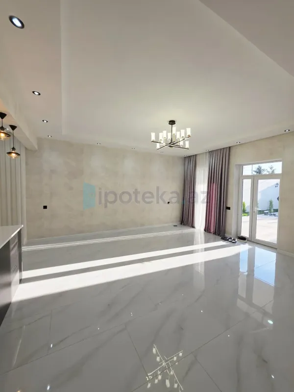 Satılır 4 otaqlı mənzil 120 m²