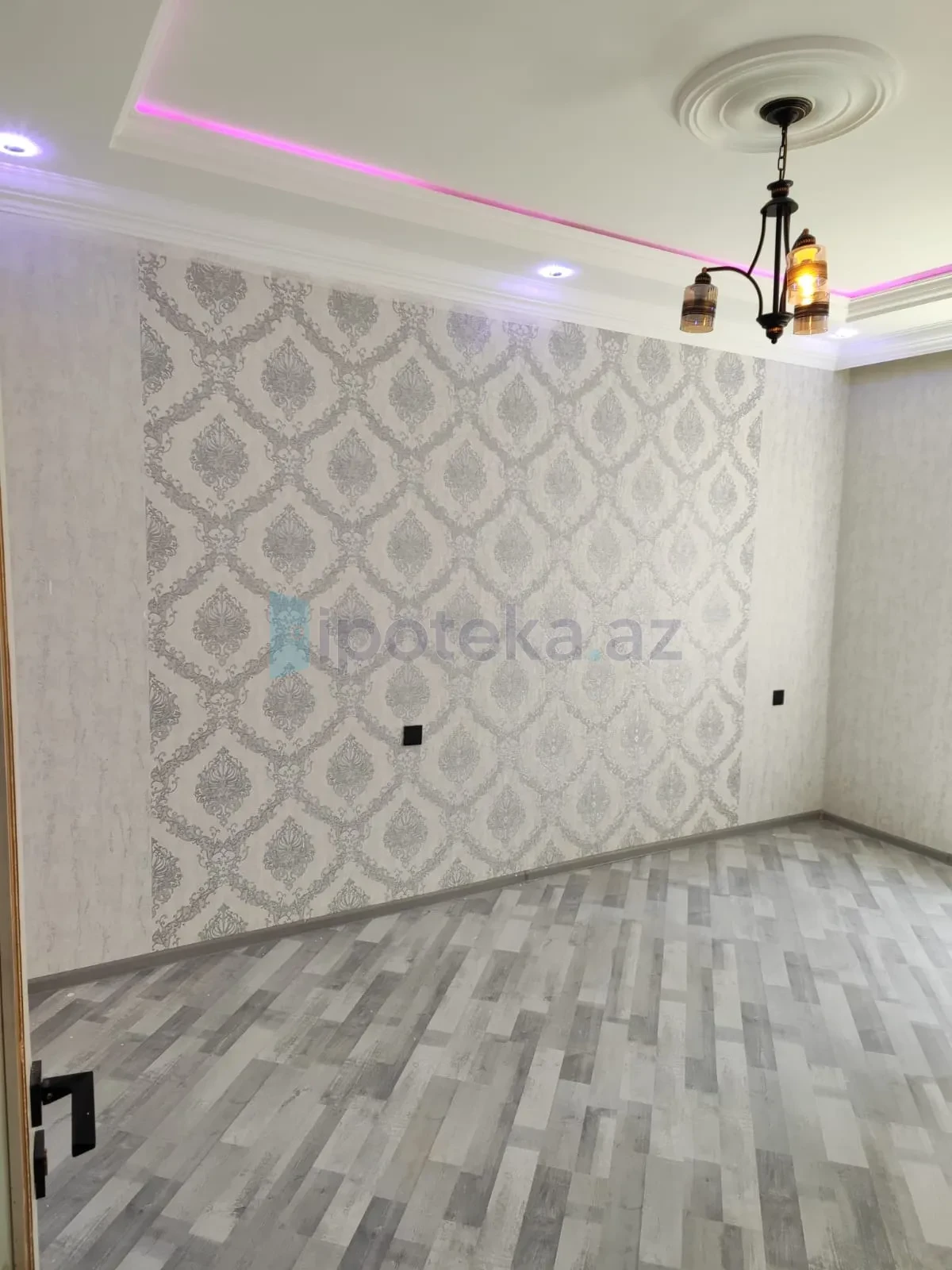 Satılır 7 otaqlı mənzil 190 m²