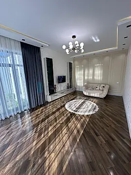 Satılır 6 otaqlı həyət evi 220 m²