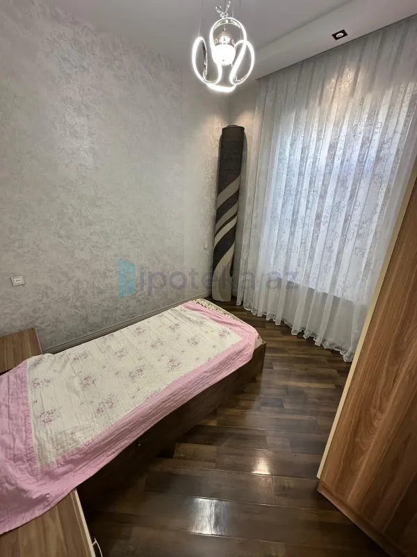 Satılır 6 otaqlı həyət evi 220 m²