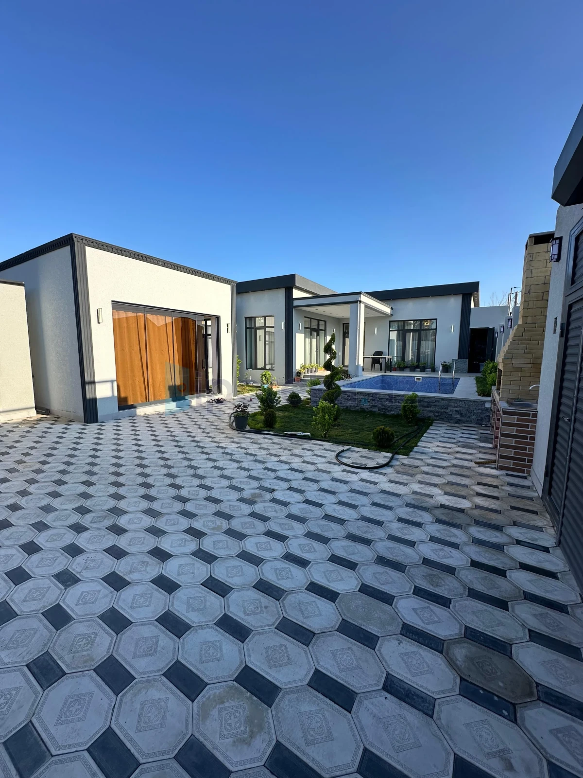 Satılır 6 otaqlı həyət evi 220 m²