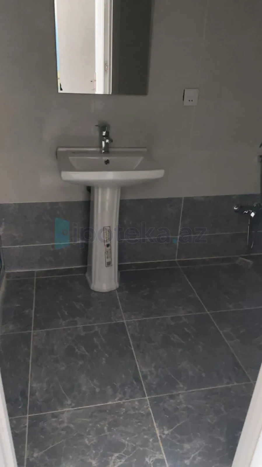 Satılır 2 otaqlı yeni tikili 57 m²