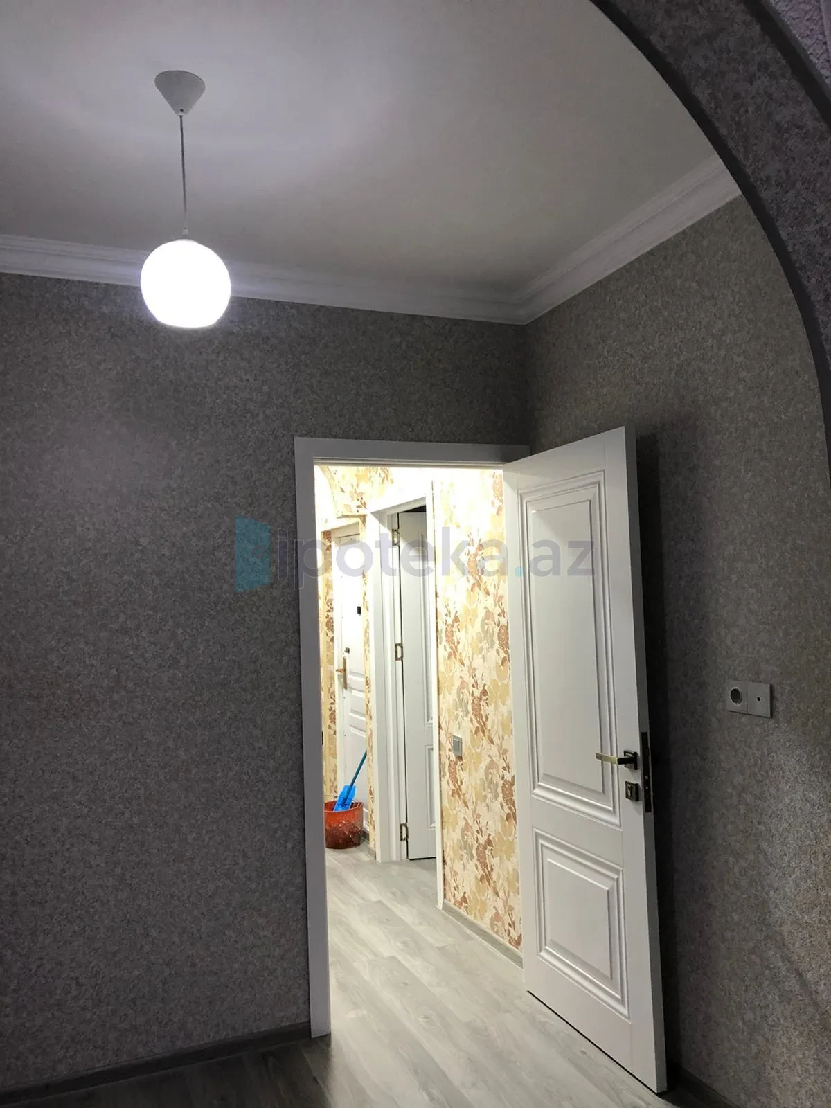 Satılır 3 otaqlı köhnə tikili 54 m²