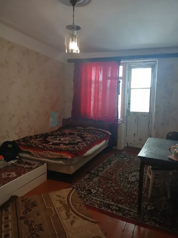 Satılır 1 otaqlı köhnə tikili 35 m²