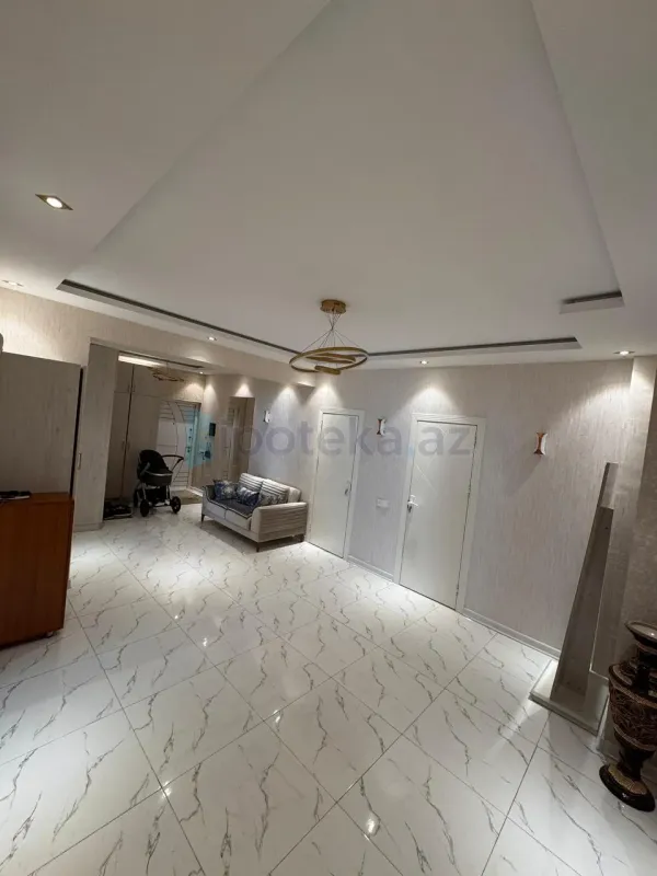 Satılır 4 otaqlı yeni tikili 135 m²