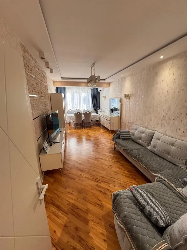 Satılır 4 otaqlı yeni tikili 135 m²