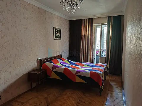 Satılır 2 otaqlı köhnə tikili 50 m²