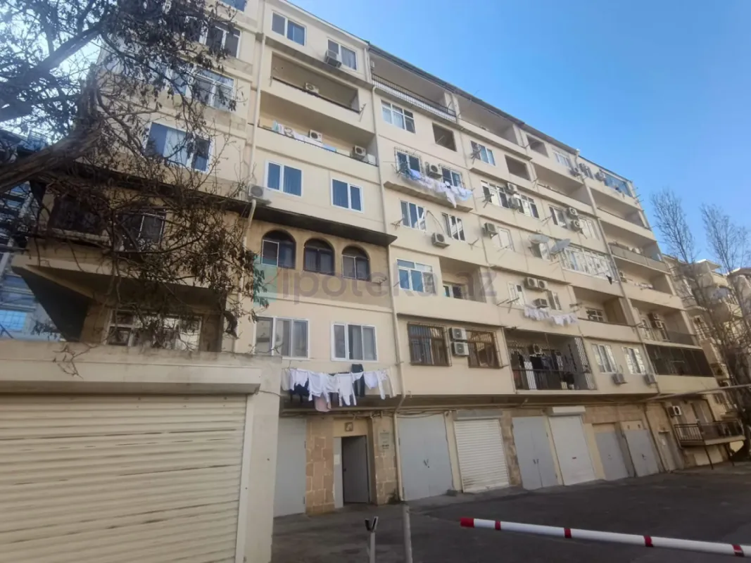 Satılır 2 otaqlı köhnə tikili 50 m²