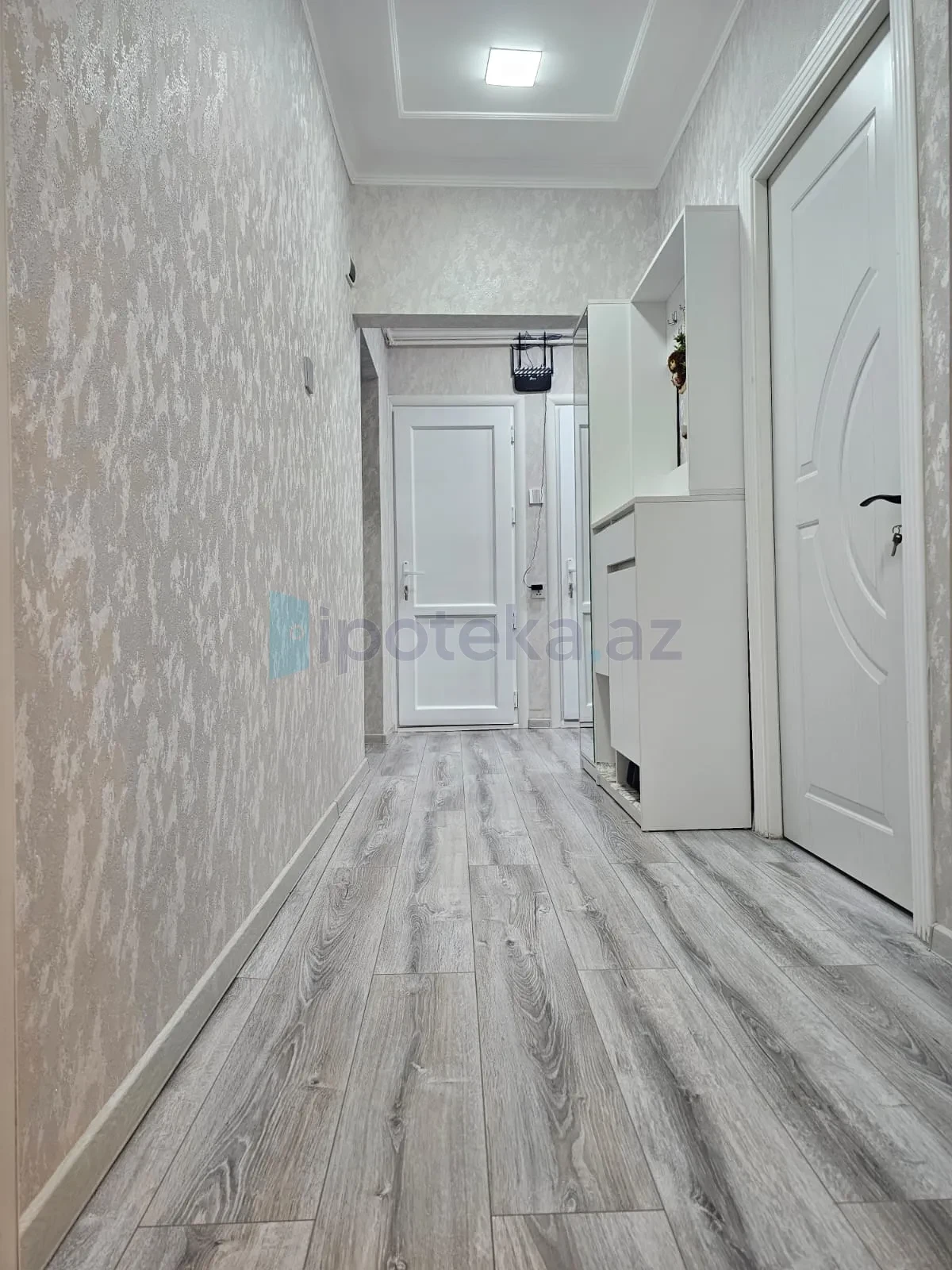 Satılır 2 otaqlı köhnə tikili 65 m²