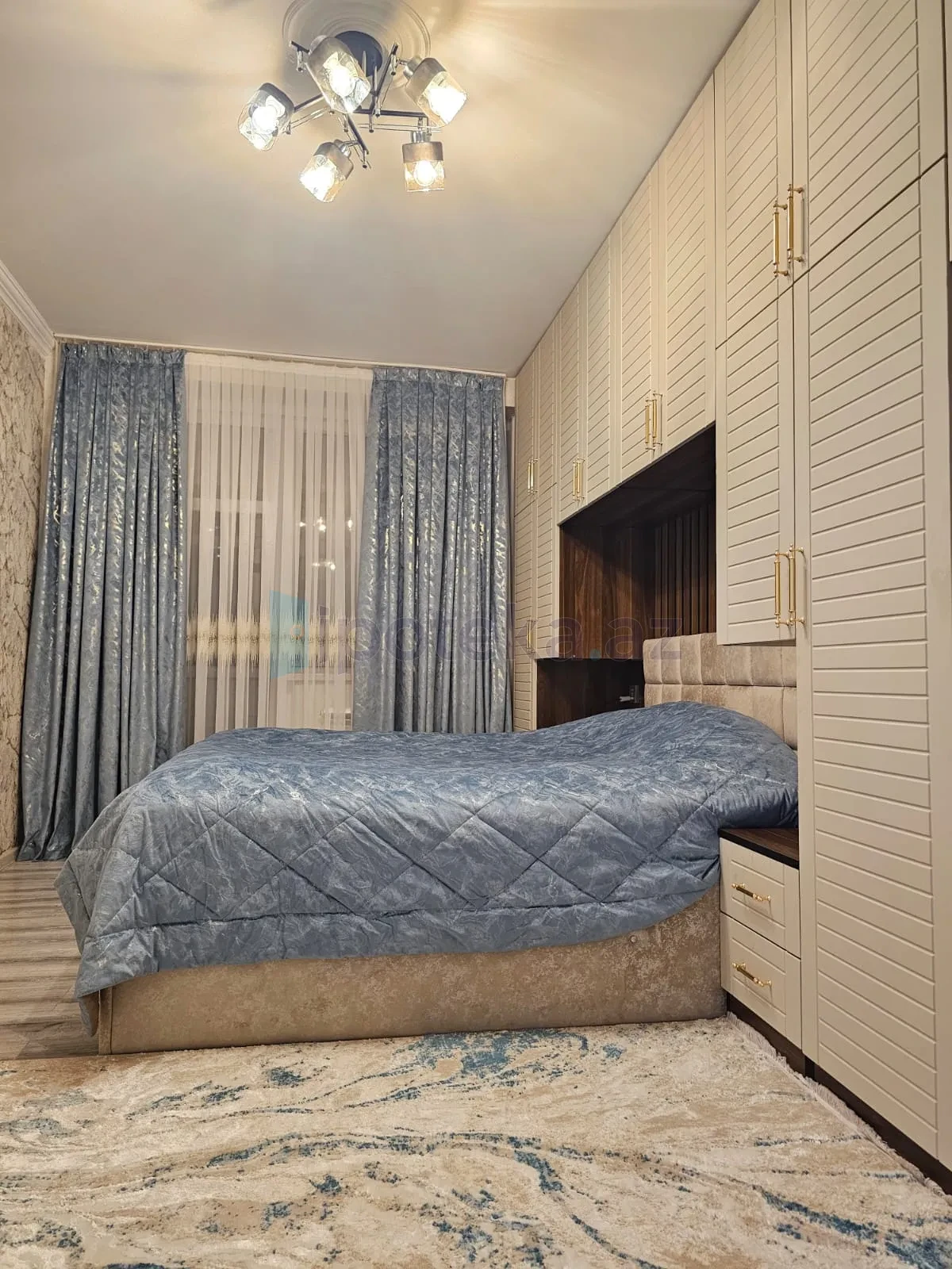 Satılır 2 otaqlı köhnə tikili 65 m²