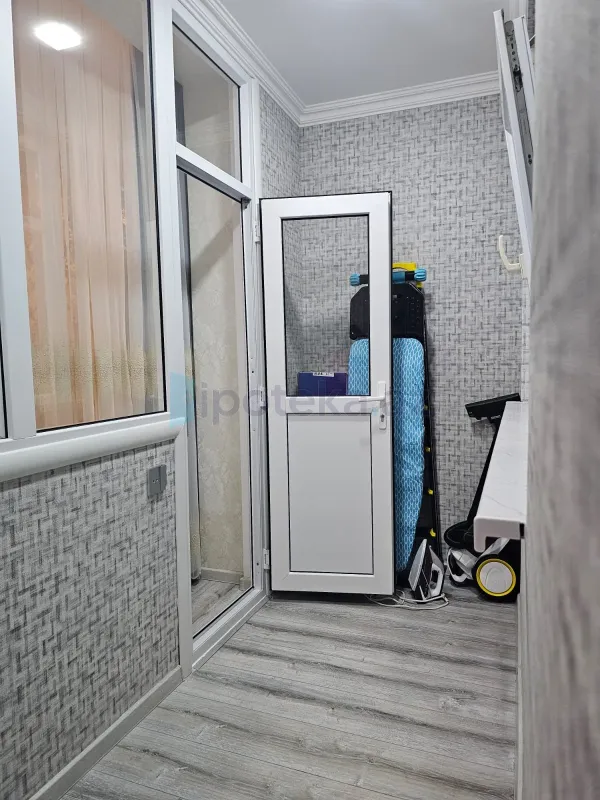 Satılır 2 otaqlı köhnə tikili 65 m²