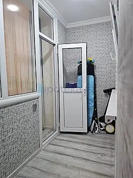 Satılır 2 otaqlı köhnə tikili 65 m²