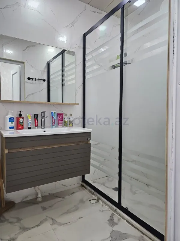Satılır 2 otaqlı köhnə tikili 65 m²