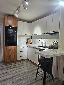 Satılır 2 otaqlı köhnə tikili 65 m²