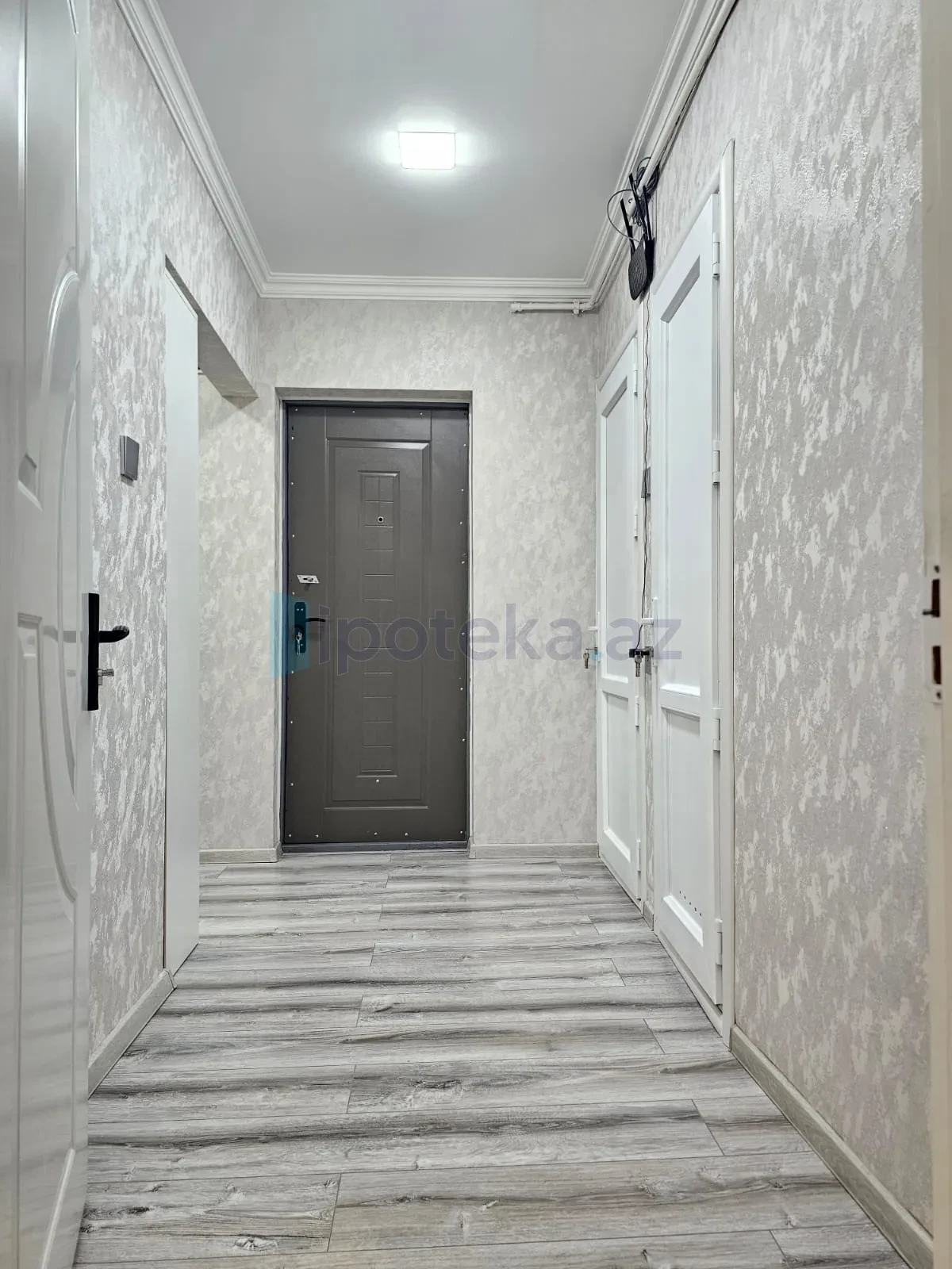 Satılır 2 otaqlı köhnə tikili 65 m²