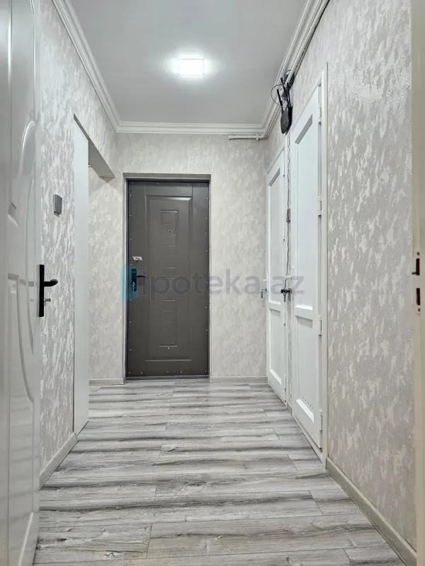 Satılır 2 otaqlı köhnə tikili 65 m²