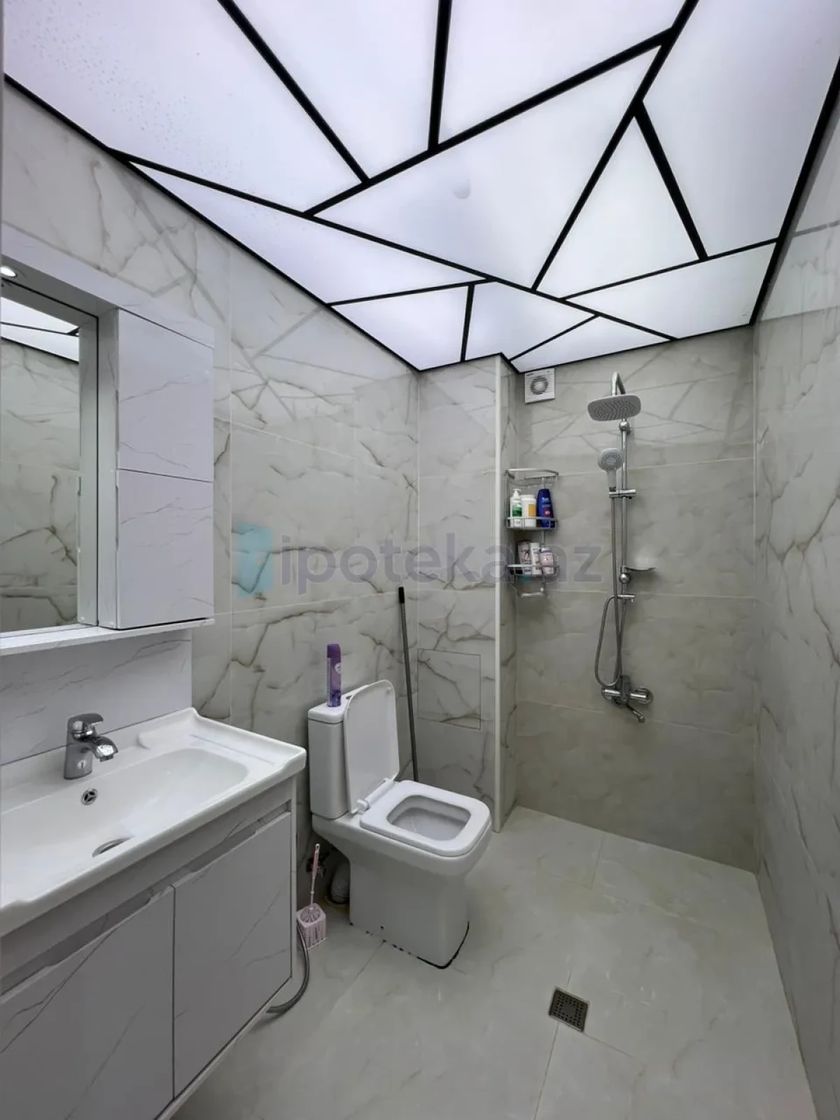 Satılır 2 otaqlı yeni tikili 62 m²