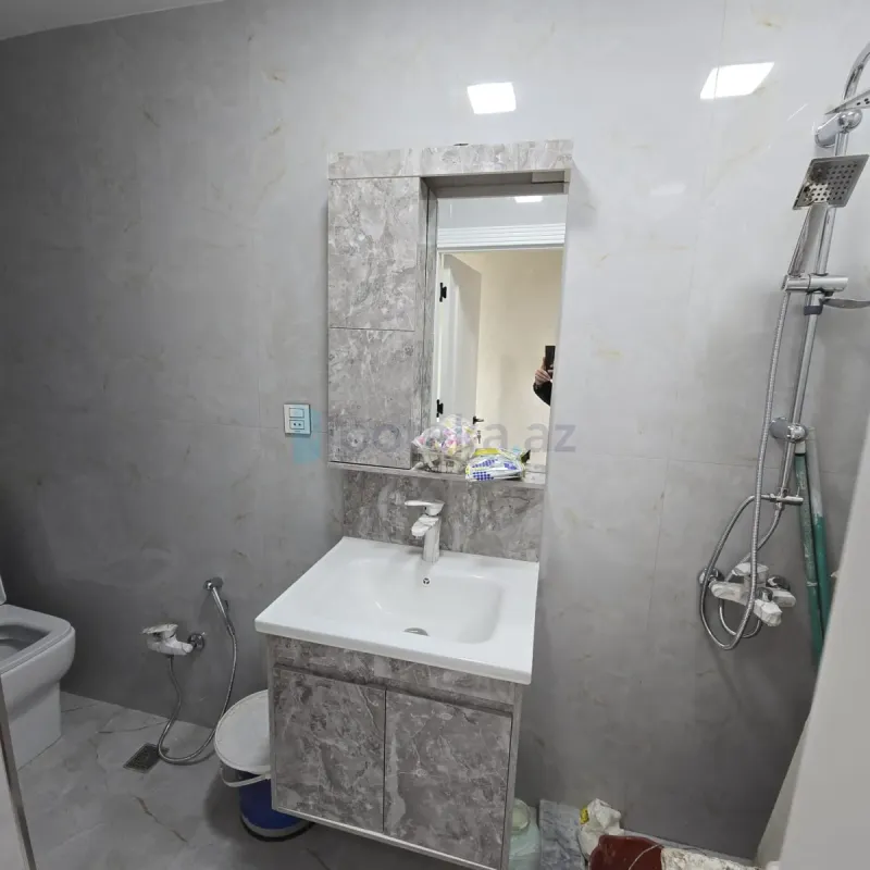 Satılır 2 otaqlı köhnə tikili 43 m²