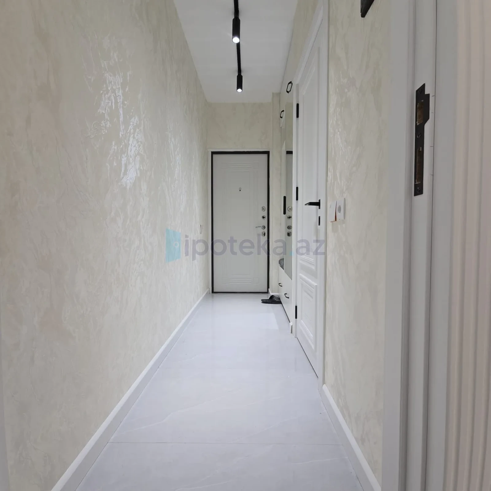 Satılır 2 otaqlı köhnə tikili 43 m²