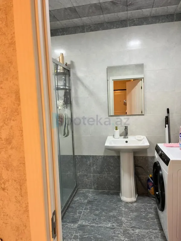 Satılır 1 otaqlı yeni tikili 70 m²