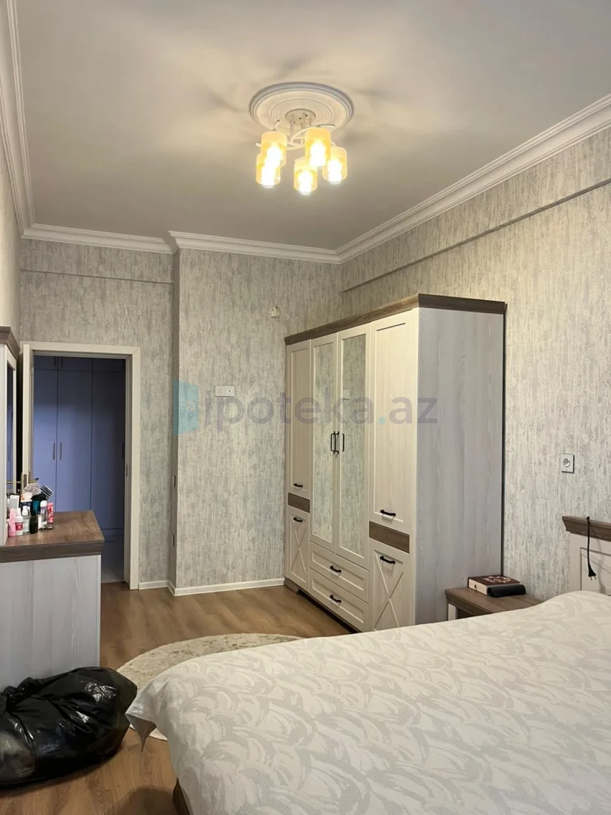 Satılır 1 otaqlı yeni tikili 70 m²