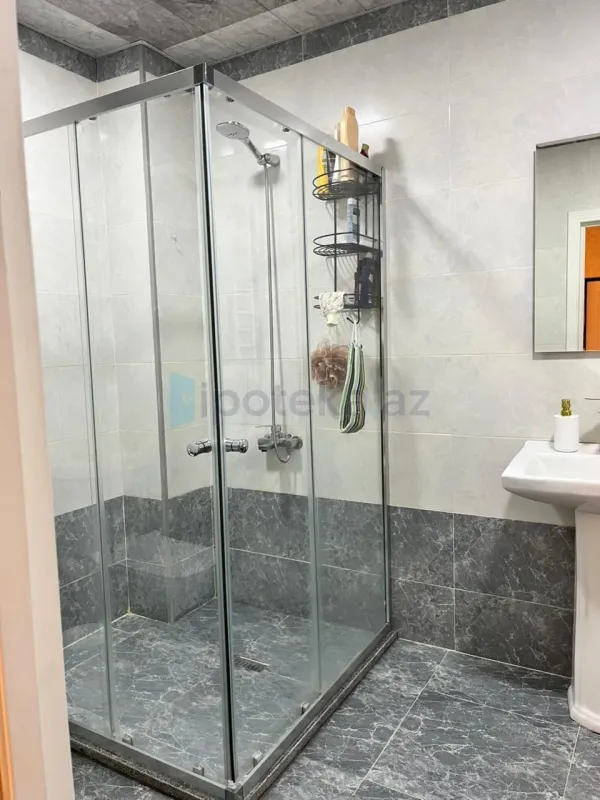 Satılır 1 otaqlı yeni tikili 70 m²